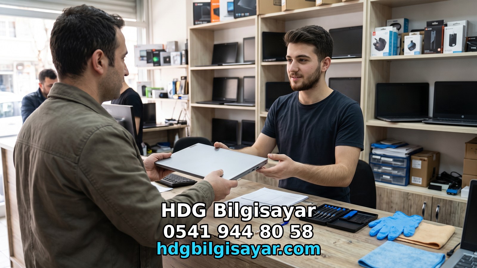 Mağaza tezgâhında teslim edilen dizüstü