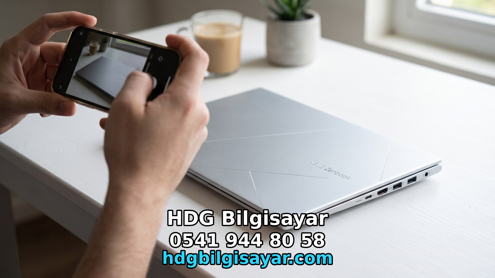 Telefonla fotoğrafı çekilen ASUS Zenbook