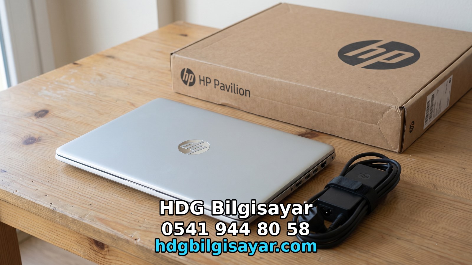 HP Pavilion, şarj adaptörü ve kutusu